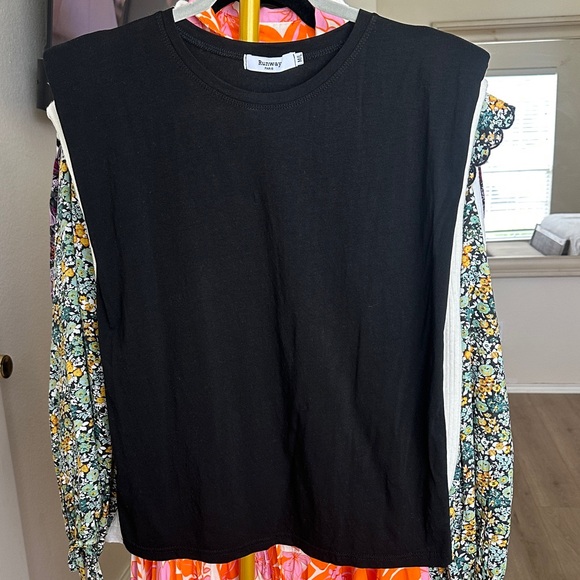 Runway Tops - Black Sleeveless Tank Top